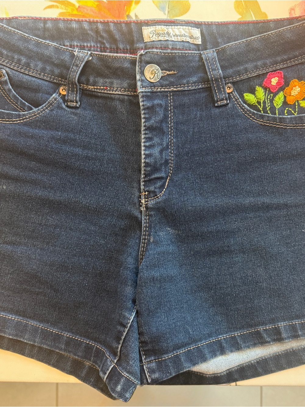 Shorts denim flattering and comfortable
